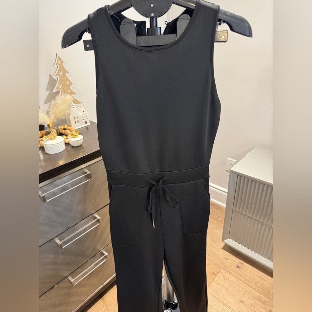 Elegant Black Sleeveless Jumpsuit